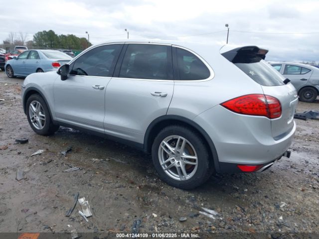 2012 PORSCHE CAYENNE WP1AA2A26CLA02401 Photo 2