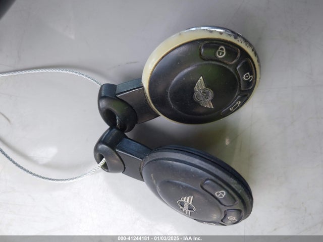 2008 MINI COOPER S WMWMF73598TT89034 Photo 10