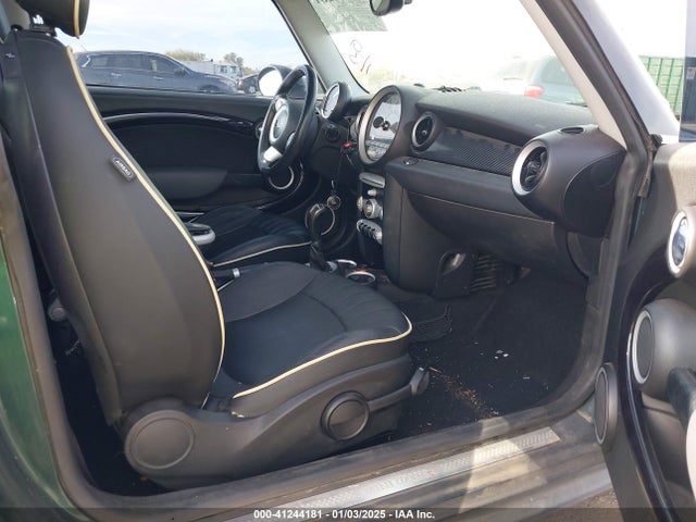 2008 MINI COOPER S WMWMF73598TT89034 Photo 4