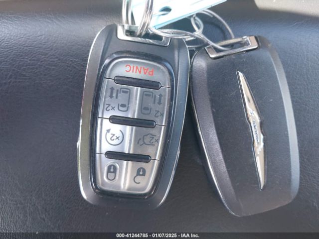 2C4RC1DGXLR164183 Chrysler Voyager Lxi