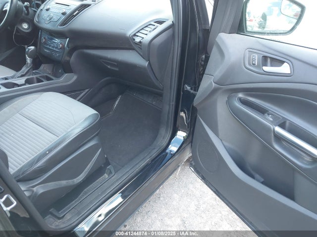 Ford ESCAPE SE 2017 1FMCU9G98HUB94044 Image 5