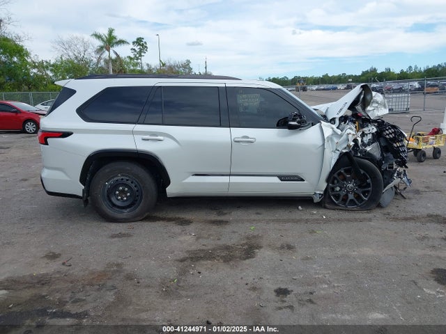 Toyota Sequoia Platinum 2023 7SVAAABA4PX001883 Image 13