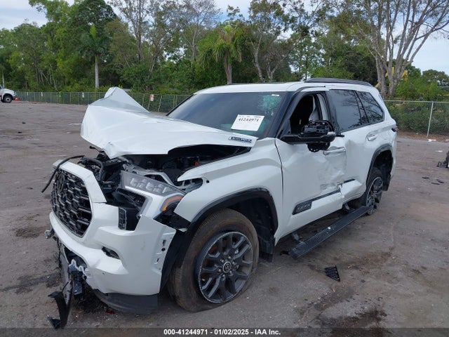 Toyota Sequoia Platinum 2023 7SVAAABA4PX001883 Image 2