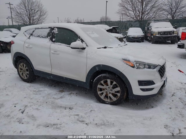 KM8J2CA42KU883916 Hyundai TUCSON SE