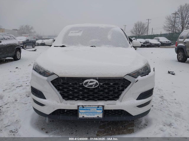 KM8J2CA42KU883916 Hyundai TUCSON SE