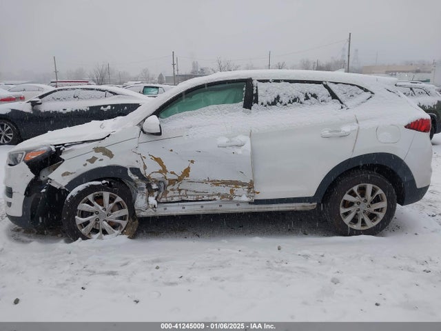 KM8J2CA42KU883916 Hyundai TUCSON SE