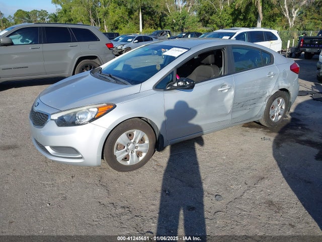 KIA FORTE LX 2016 KNAFK4A66G5601115 Image 2