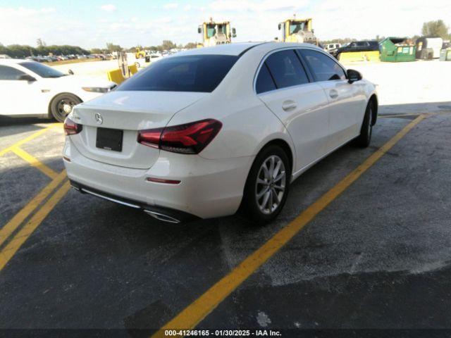 WDD3G4EB5KW024620 Mercedes-Benz A 220