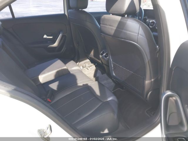 WDD3G4EB5KW024620 Mercedes-Benz A 220