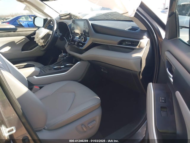 5TDGZRBH7MS540086 Toyota Highlander Xle