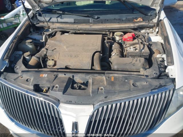 2LMHJ5AT9EBL52165 Lincoln MKT