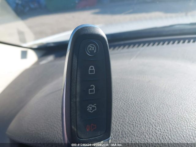 2LMHJ5AT9EBL52165 Lincoln MKT