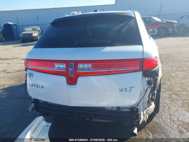 2LMHJ5AT9EBL52165 Lincoln MKT