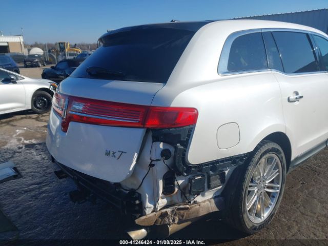2LMHJ5AT9EBL52165 Lincoln MKT