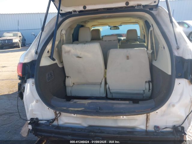 2LMHJ5AT9EBL52165 Lincoln MKT