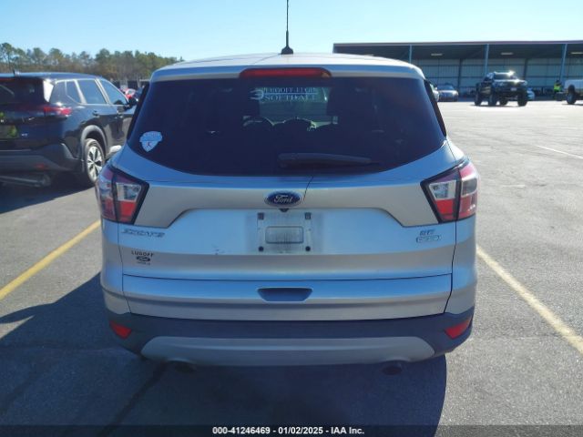 1FMCU0GD7HUC42682 Ford ESCAPE SE