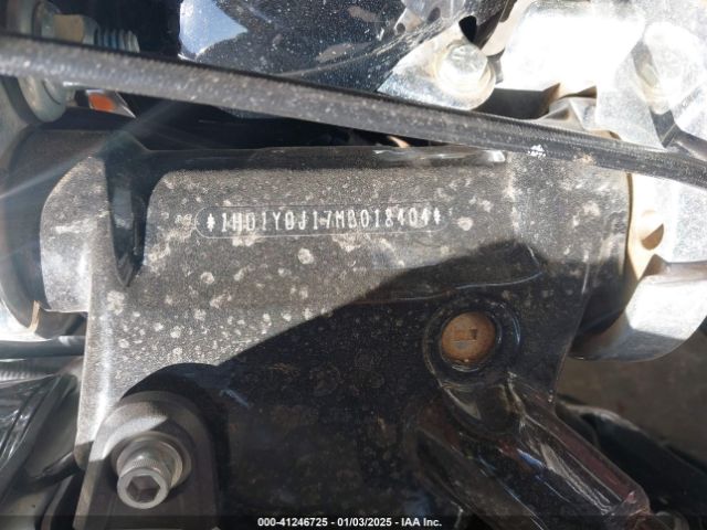 2021 HARLEY-DAVIDSON FLSL 1HD1YDJ17MB018404 Photo 9