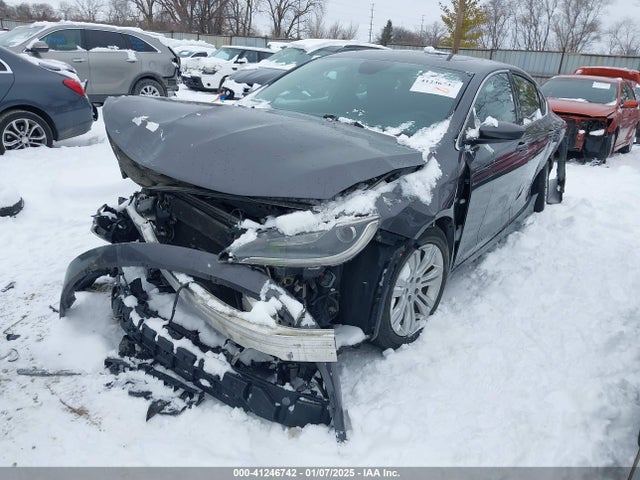 Chrysler 200 Limited 2015 1C3CCCAG5FN605570 Image 2