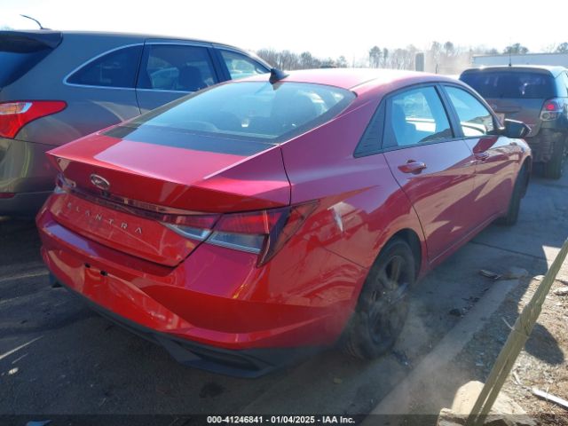 5NPLM4AG0NH070483 Hyundai ELANTRA SEL