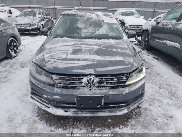 3VW2B7AJ0JM227090 Volkswagen Jetta 1.4t S