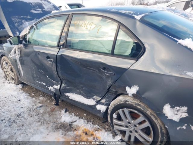 3VW2B7AJ0JM227090 Volkswagen Jetta 1.4t S