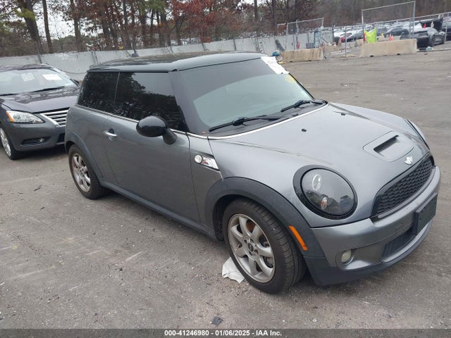 2009 MINI COOPER S WMWMF73569TT98436 Photo 0