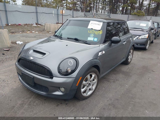 2009 MINI COOPER S WMWMF73569TT98436 Photo 1