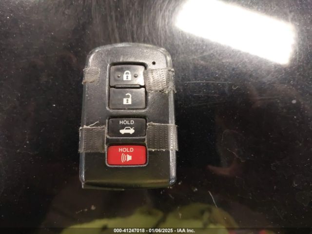 4T1BD1FK8EU111726 Toyota Camry Hybrid Le