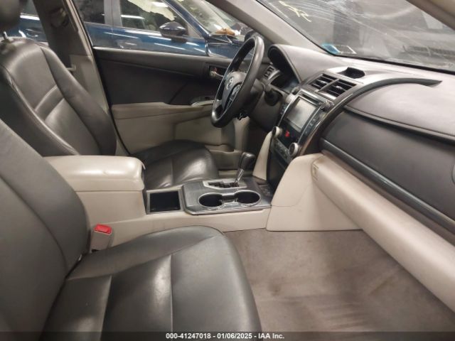 4T1BD1FK8EU111726 Toyota Camry Hybrid Le