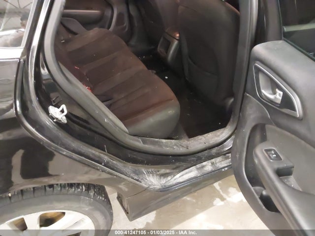 Chrysler 200 Limited 2015 1C3CCCAB9FN724632 Image 8