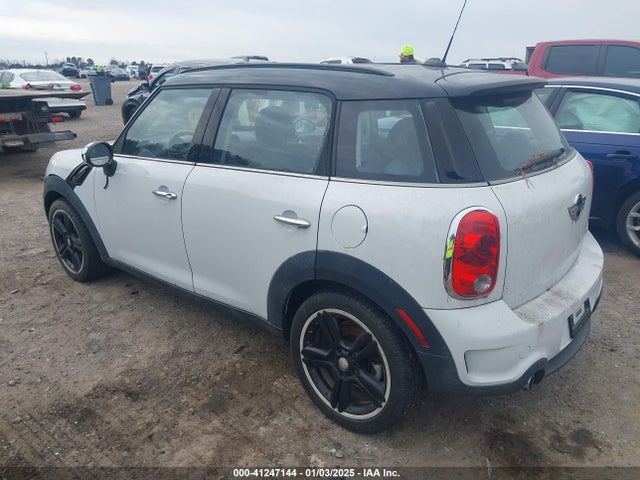 2011 MINI COOPER S COUNTRYMAN WMWZC3C57BWM25719 Photo 2