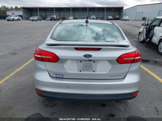 1FADP3J22HL208248 Ford Focus Titanium