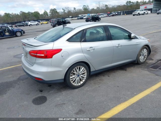 1FADP3J22HL208248 Ford Focus Titanium