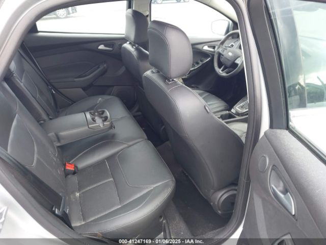 1FADP3J22HL208248 Ford Focus Titanium