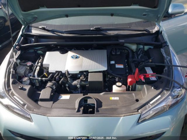 JTDKAMFU1M3139596 Toyota Prius Le
