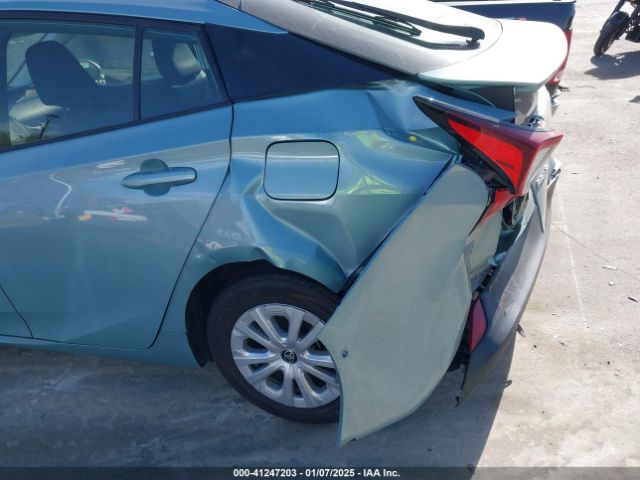 JTDKAMFU1M3139596 Toyota Prius Le