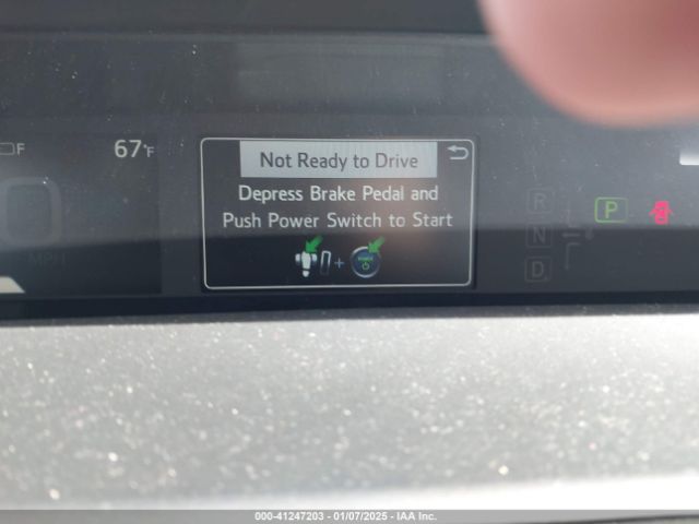 JTDKAMFU1M3139596 Toyota Prius Le