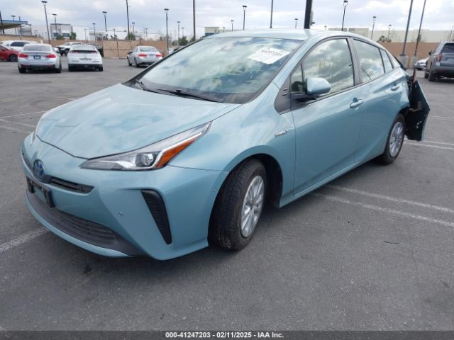 JTDKAMFU1M3139596 Toyota Prius Le