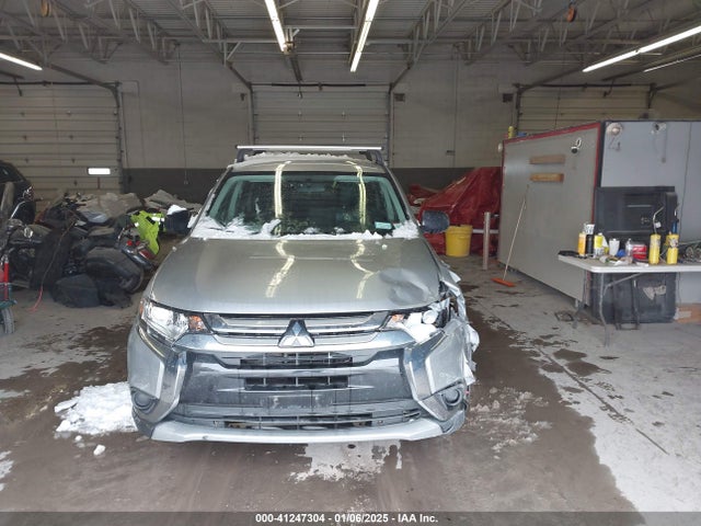 Mitsubishi Outlander Es 2018 JA4AD2A30JZ011486 Image 12