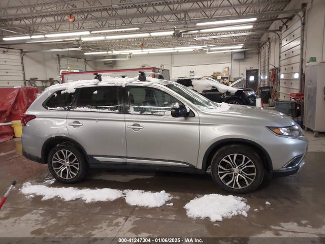 Mitsubishi Outlander Es 2018 JA4AD2A30JZ011486 Image 13