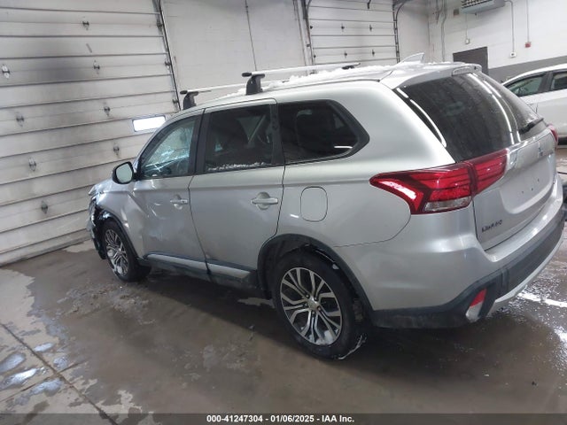 Mitsubishi Outlander Es 2018 JA4AD2A30JZ011486 Image 14