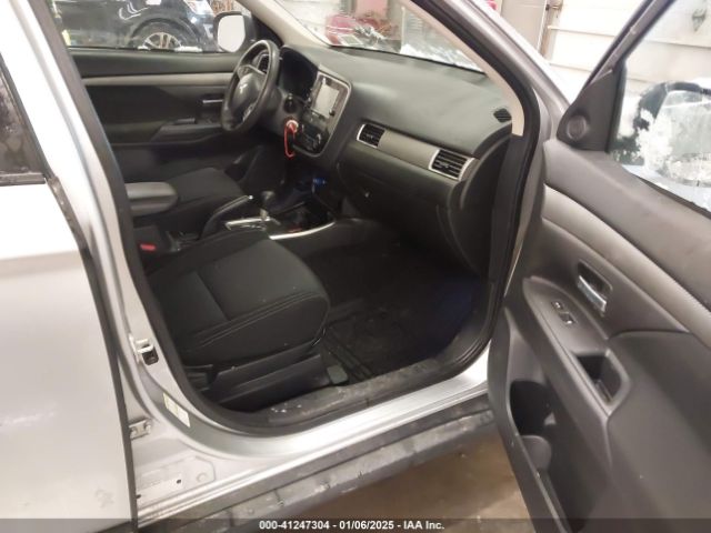 2018 MITSUBISHI OUTLANDER JA4AD2A30JZ011486 Photo 4