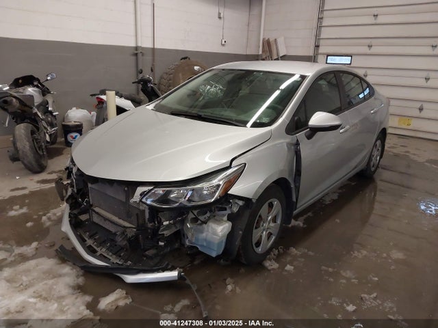 Chevrolet Cruze Ls Auto 2017 1G1BC5SM7H7254166 Image 2