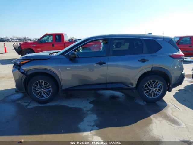 5N1AT3AA7MC794113 Nissan Rogue S Fwd