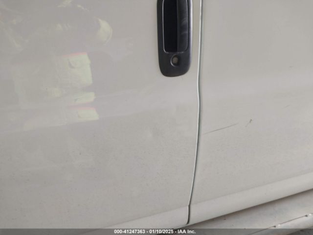 1GTW7AFF5H1904021 GMC Savana 2500 Work Van