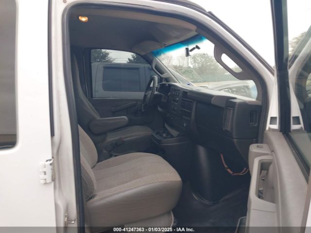 1GTW7AFF5H1904021 GMC Savana 2500 Work Van