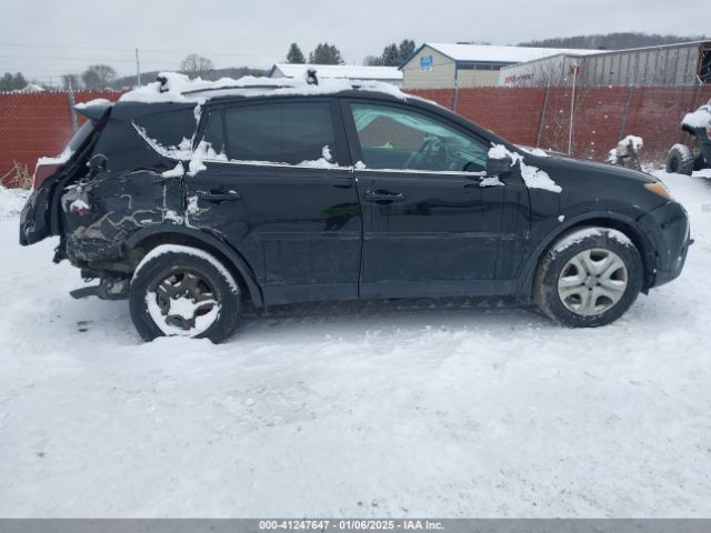 2T3BFREV2EW217519 Toyota RAV4 LE
