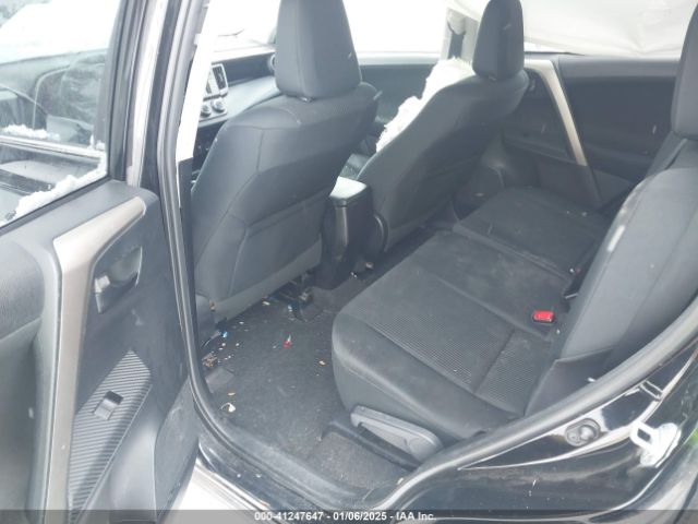 2T3BFREV2EW217519 Toyota RAV4 LE