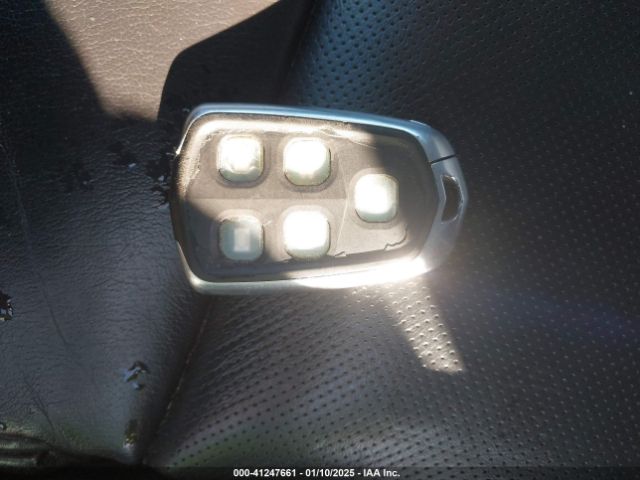 1GYKNDRS8HZ118983 Cadillac XT5 LUXURY