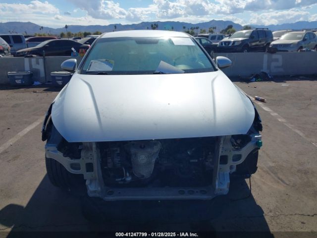 KNALB4J18H5049092 KIA Cadenza Premium